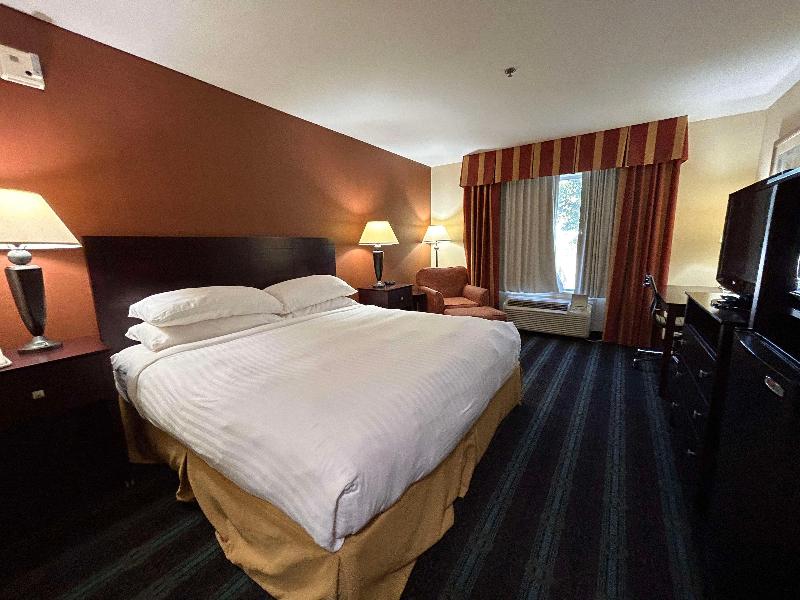 Holiday Inn Express Leesville - photo 33