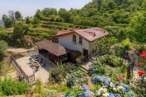 StayVista at Ethereal view of Himalayan Peak in Ramgarh, India