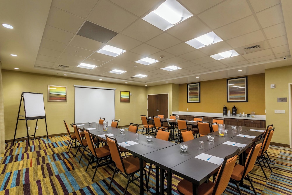 Fairfield Inn & Suites by Marriott Butte - photo 37