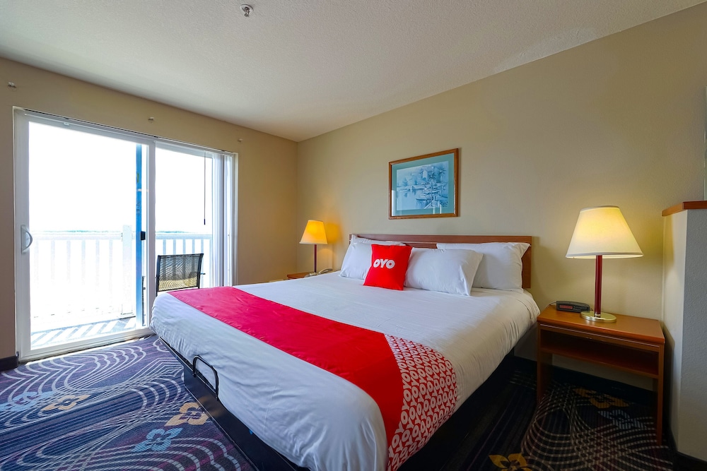Siletz Bay Beachfront Hotel by OYO Lincoln City - photo 24
