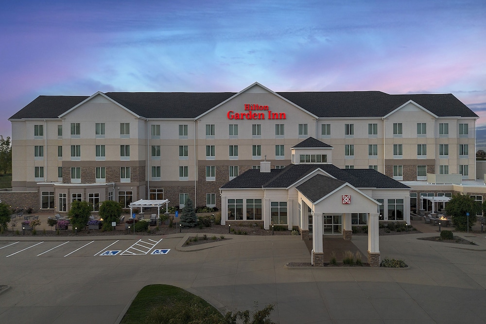 Hilton Garden Inn Cedar Falls - photo 70