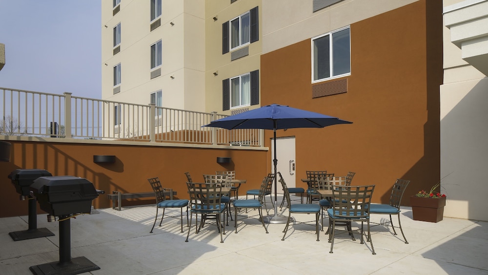 Candlewood Suites Newark South University Area by IHG - photo 18
