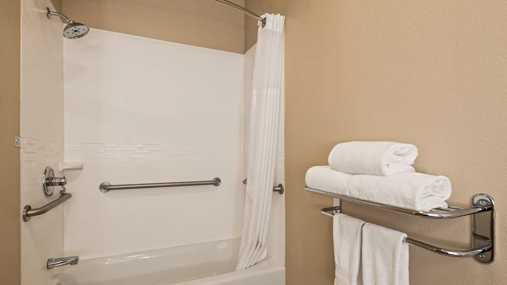 Best Western Plus Tulsa Inn & Suites - photo 13