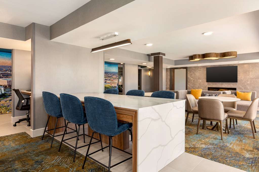 La Quinta Inn by Wyndham Columbia NE Fort Jackson - photo 7