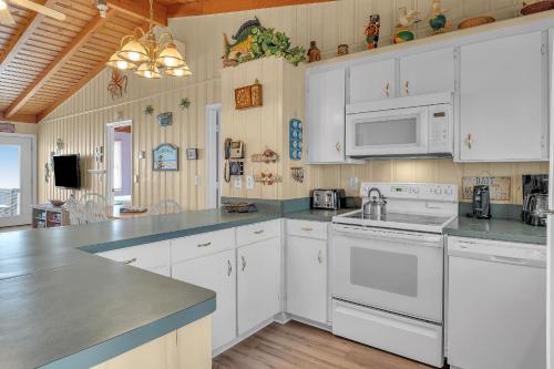 Cabana Boy by Oak Island Accommodations - photo 45