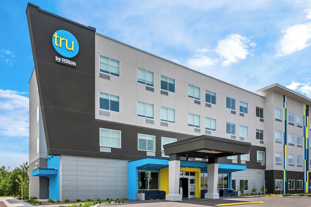 Tru by Hilton Holland MI - featured photo
