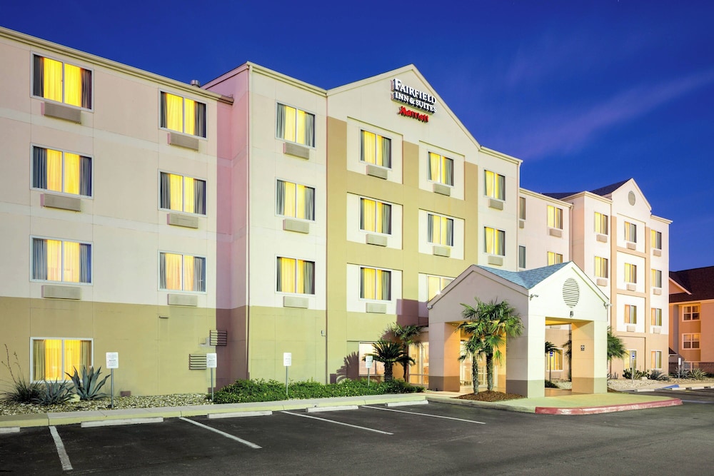 Fairfield Inn & Suites by Marriott San Antonio Market Square - featured photo