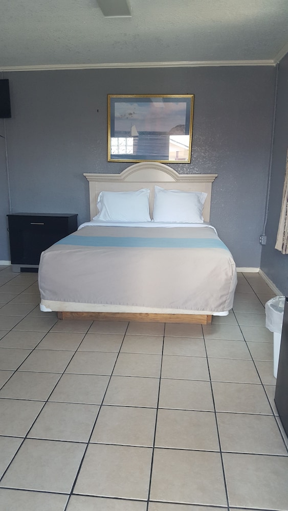 Bayfront Cottages - photo 4