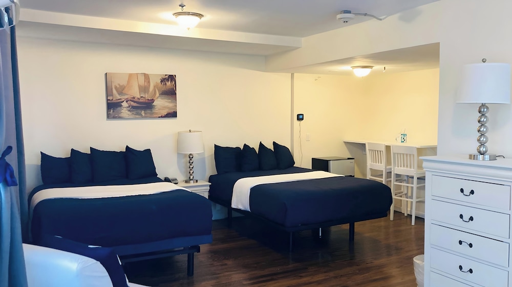 Long Beach Hotel - photo 8
