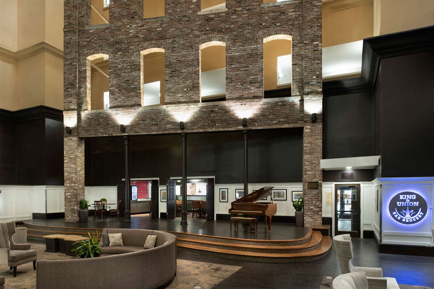 DoubleTree Hotel Memphis Downtown - photo 13