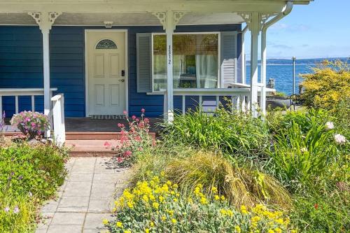 New private waterfront house on discovery bay — 4-Star Luxury Hotel in Port Townsend, United States