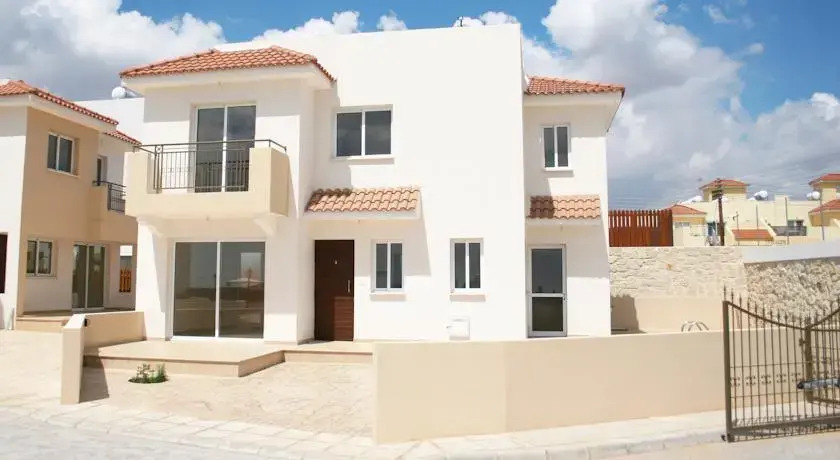 Chara Cynthiana Villa — 4-Star Luxury Hotel in Paralimni, Cyprus