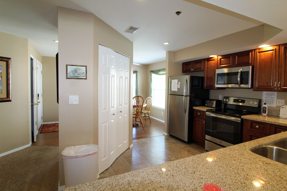 Brook Poolside Walk In Meadow Brook - photo 16