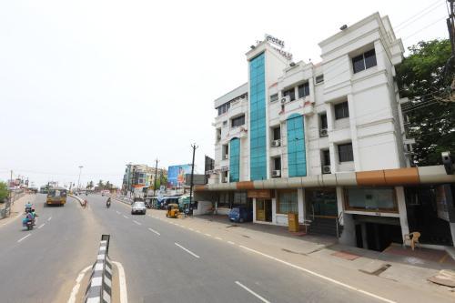 OYO 15097 Hotel Sathyam in Tiruchirappalli, India