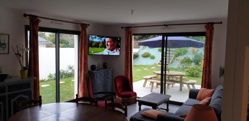 Les Embruns Jardin in Saint-Pol-De-Leon, France