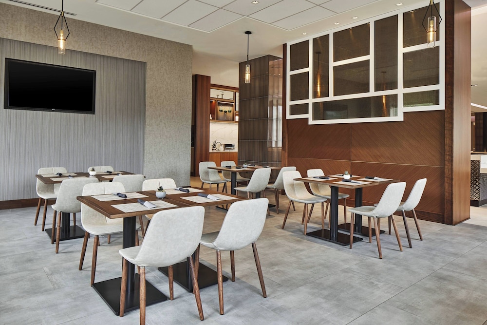 AC Hotel by Marriott Atlanta Airport Gateway - photo 35