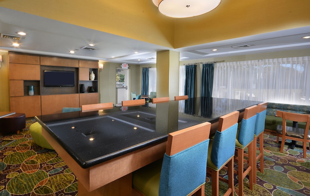 Holiday Inn Express Hotel & Suites High Point South by IHG - photo 43
