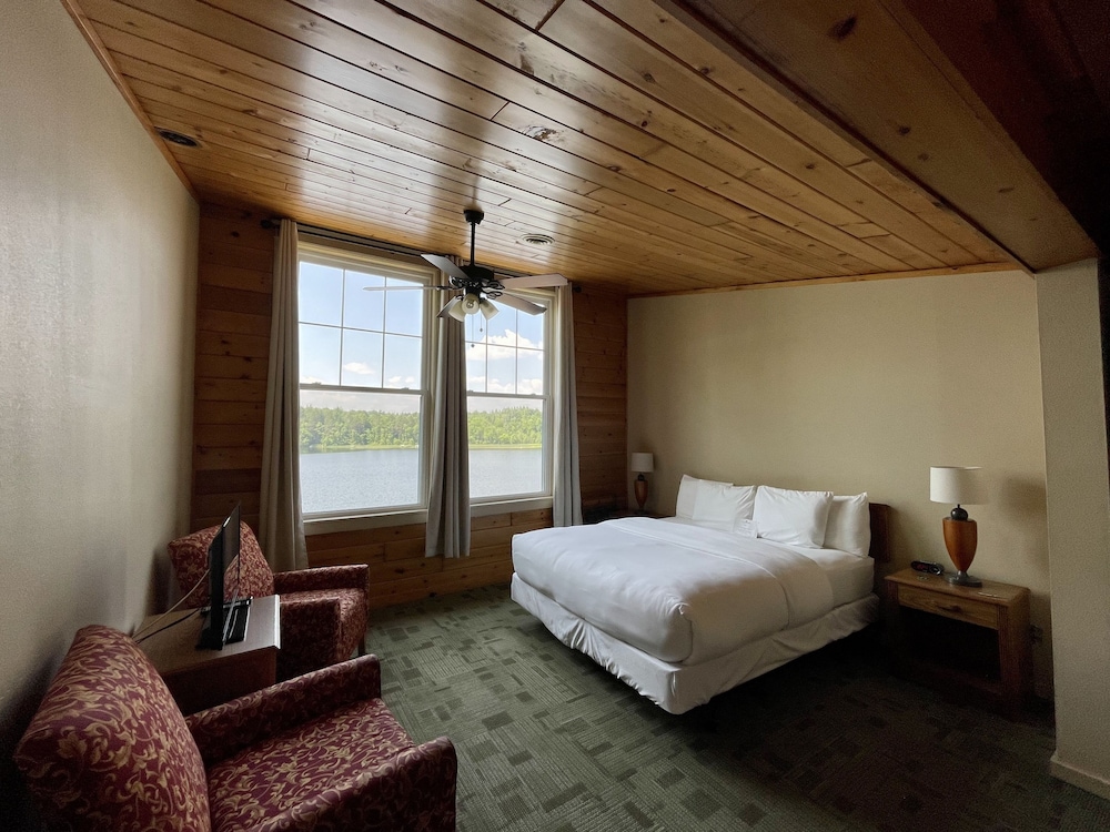 Hanging Horn Lakeside Resort - photo 23