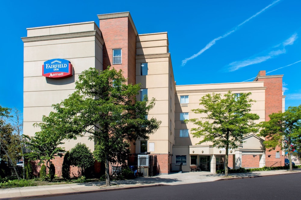Fairfield Inn by Marriott LaGuardia Airport Flushing - carbon neutral hotel in Flushing