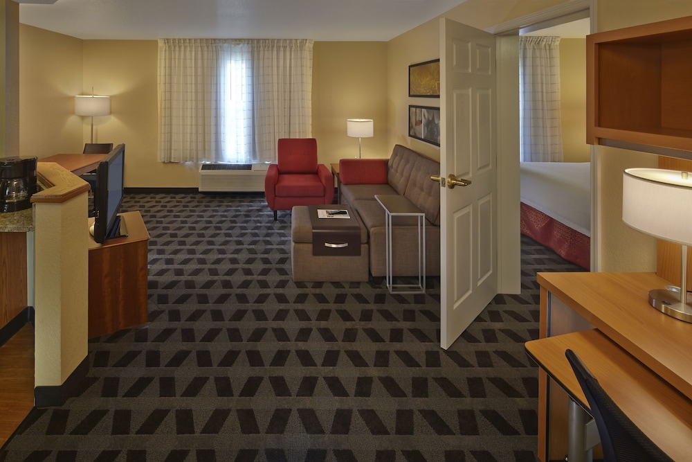 TownePlace Suites by Marriott Orlando East UCF Area - photo 31