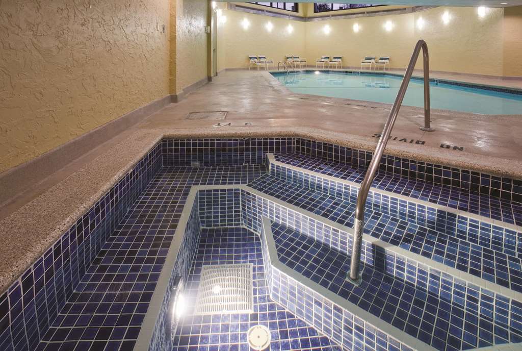 La Quinta Inn & Suites by Wyndham Minneapolis Bloomington W - photo 14