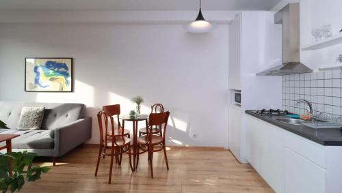 Wehost Stylish Apartment Near Fabrika