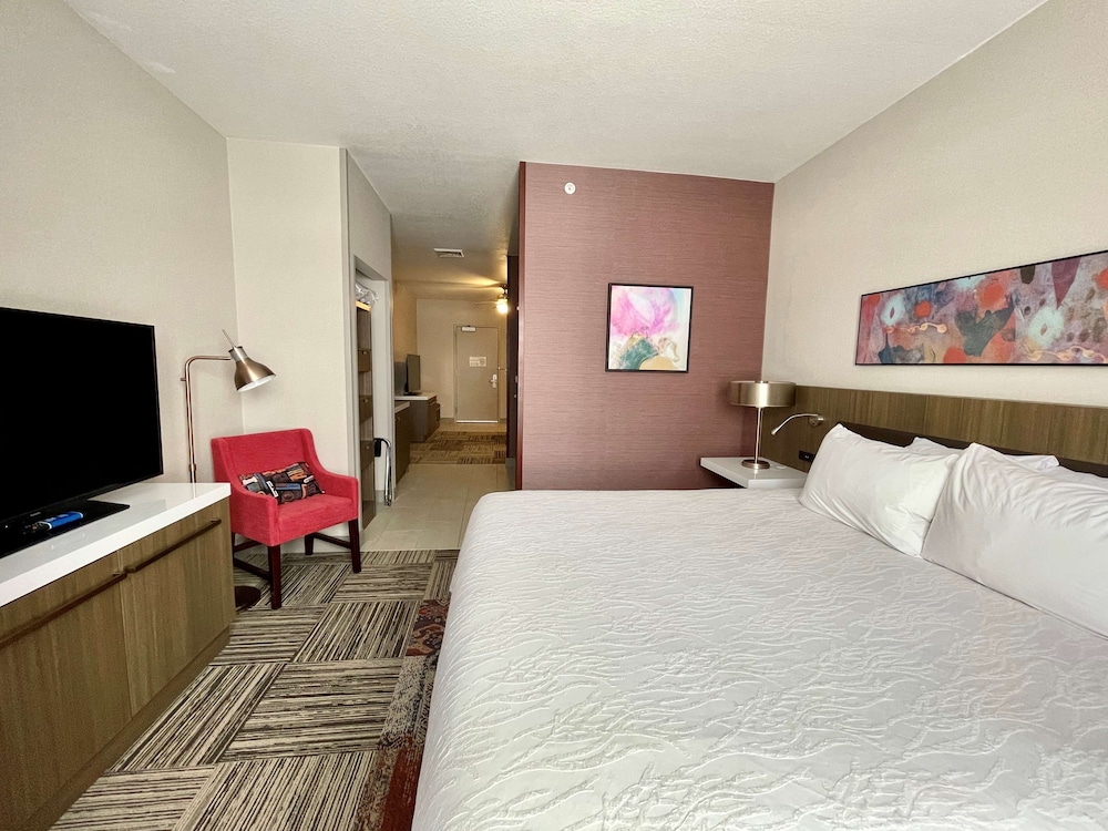 Hilton Garden Inn Oconomowoc - photo 19