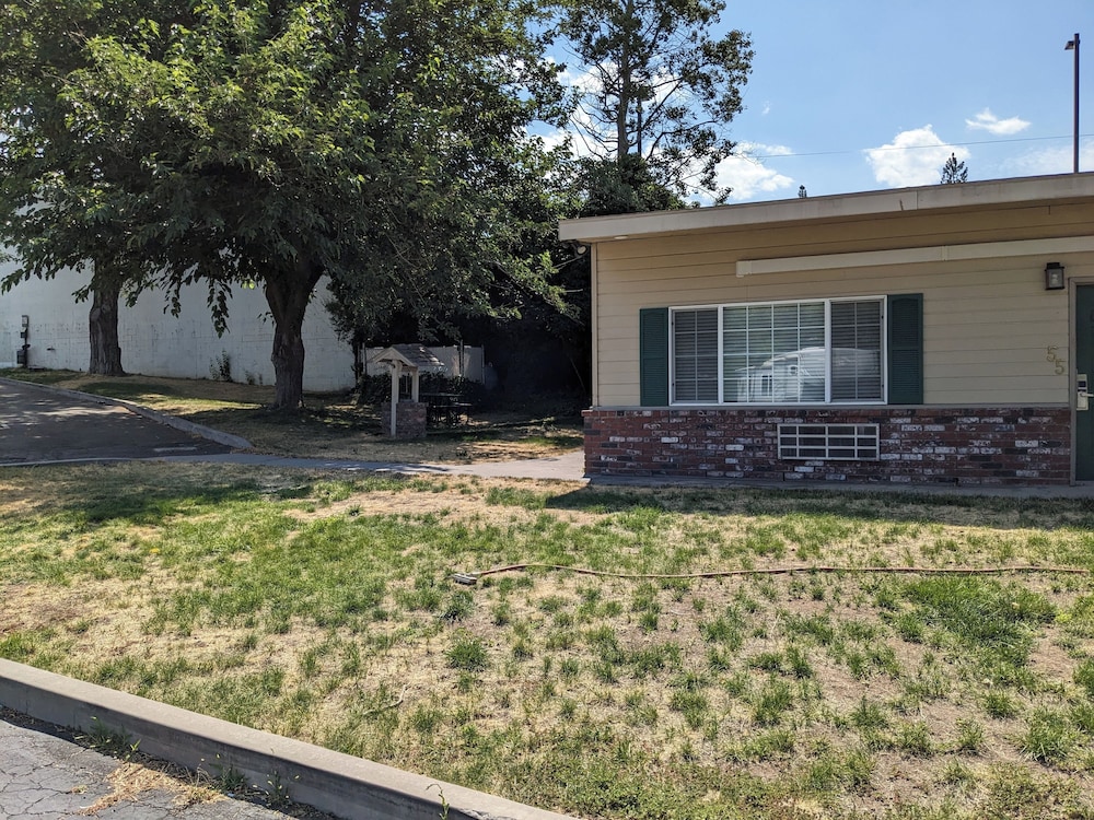 Hi Lo Motel Cafe and RV Park - photo 47