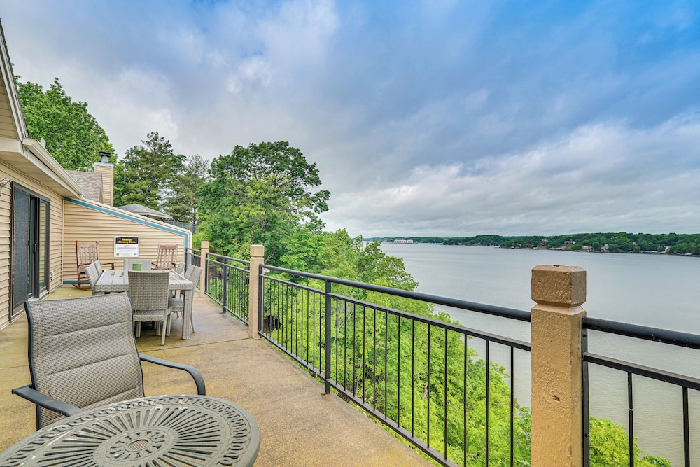 Boat Slip & Water Views: Lake Ozark Condo — 4-Star Luxury Hotel in Lake Ozark, United States
