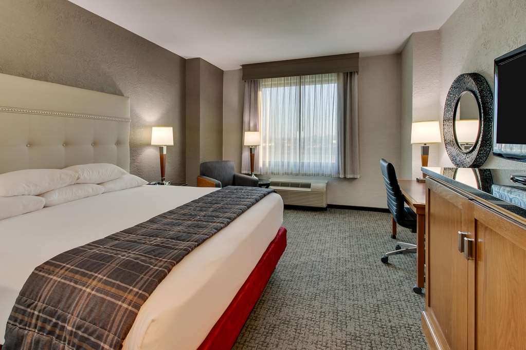 Drury Inn & Suites Phoenix Happy Valley - photo 20