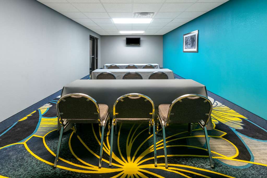 La Quinta Inn & Suites by Wyndham Horn Lake Southaven Area - photo 22