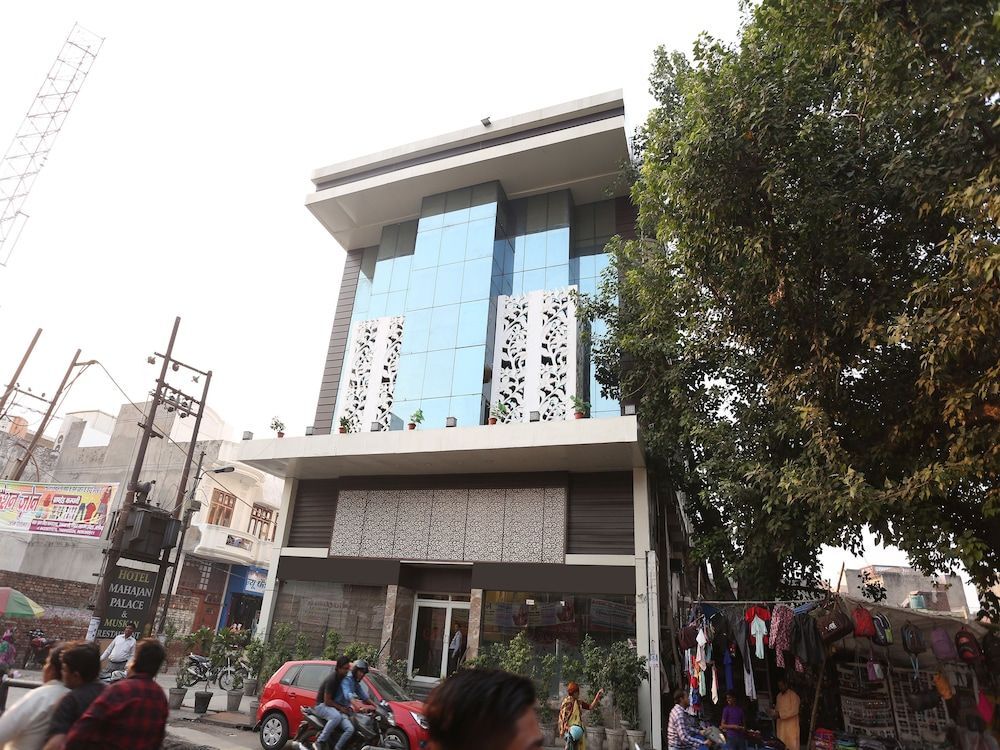 Capital O 15848 Hotel Mahajan Palace in Aligarh, India