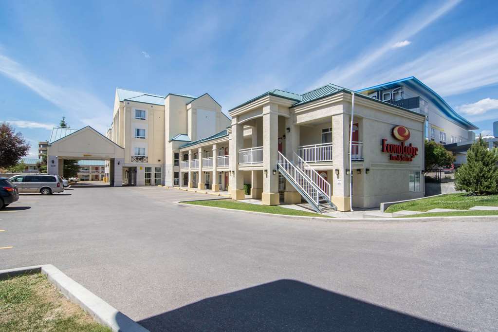 Econo Lodge Inn & Suites University in Calgary, Canada