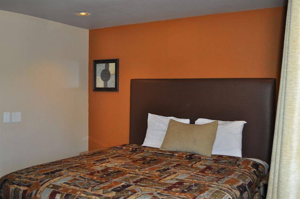 Rocky Inn - photo 7