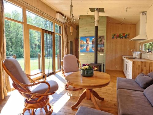 Elulille maja mere läheduses Lahemaa rüpes in Unknown City, Estonia