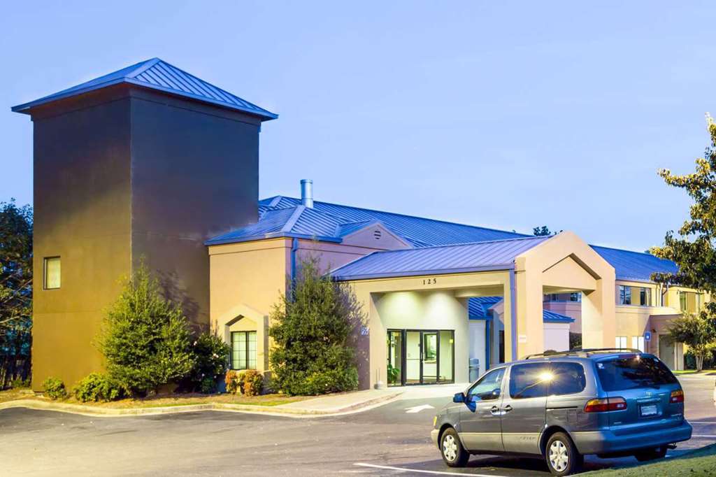 Rodeway Inn Austell Six Flags — hotel in Austell