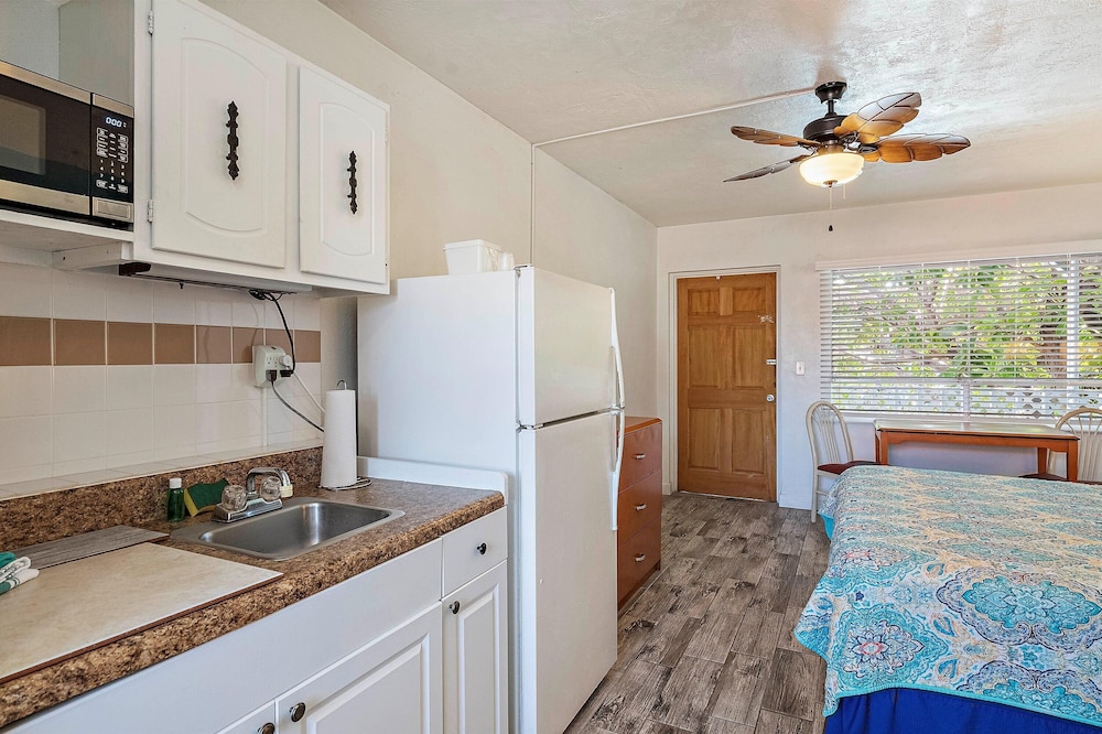 Malibu Resort Motel - photo 22