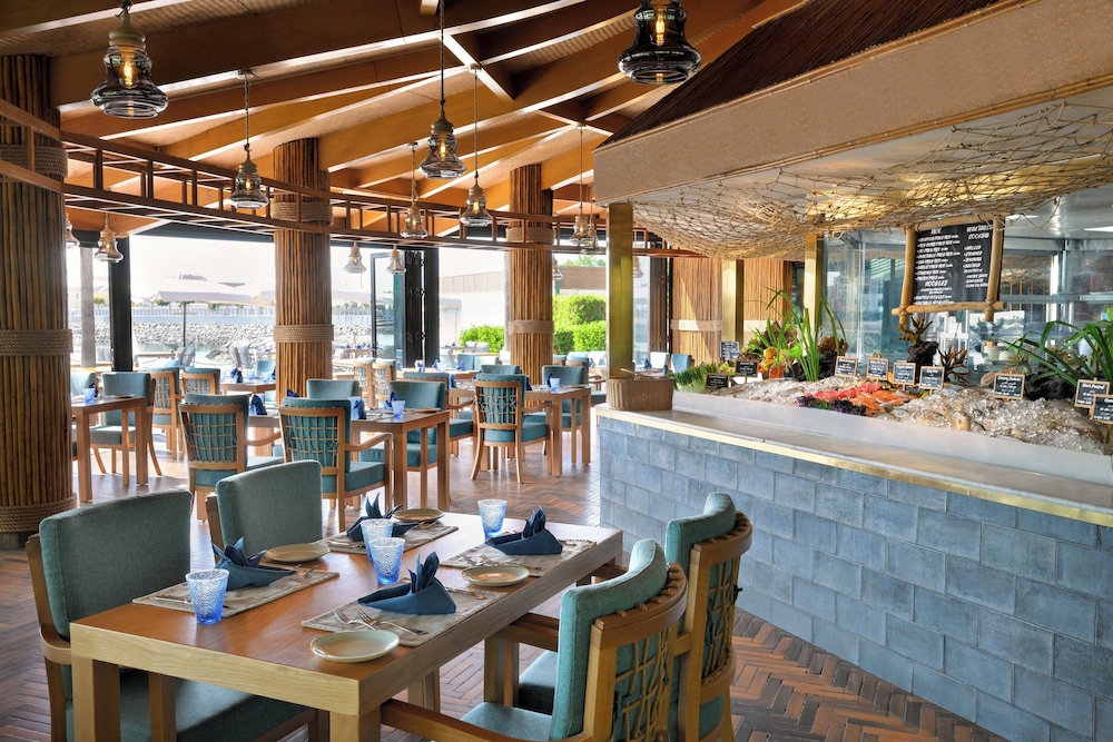 מזון ומשקאות