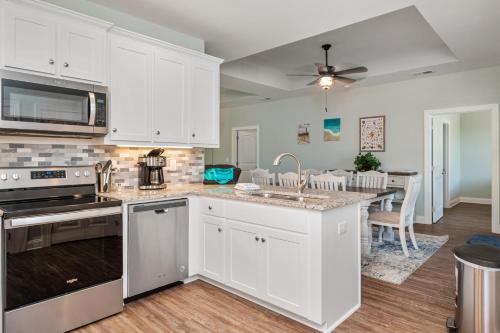 Pawsitively Paradise by Oak Island Accommodations - photo 42