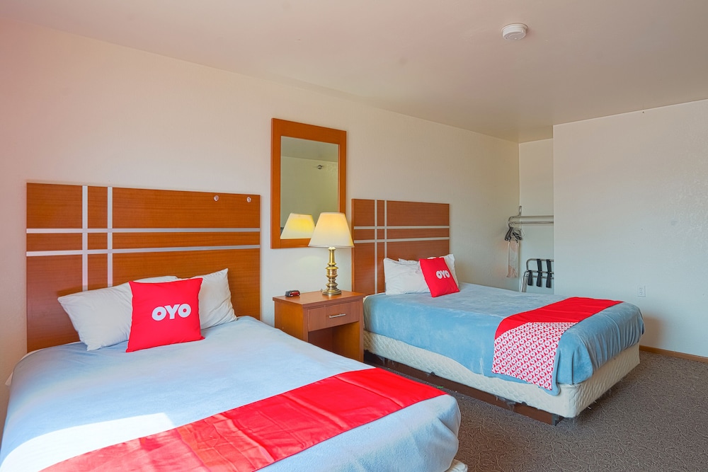 OYO Hotel Redwood Falls near Jackpot Casino - photo 11