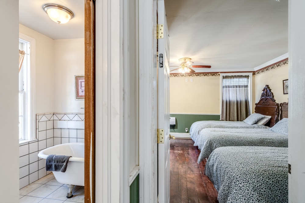 The Dutch Flat Hotel - photo 29