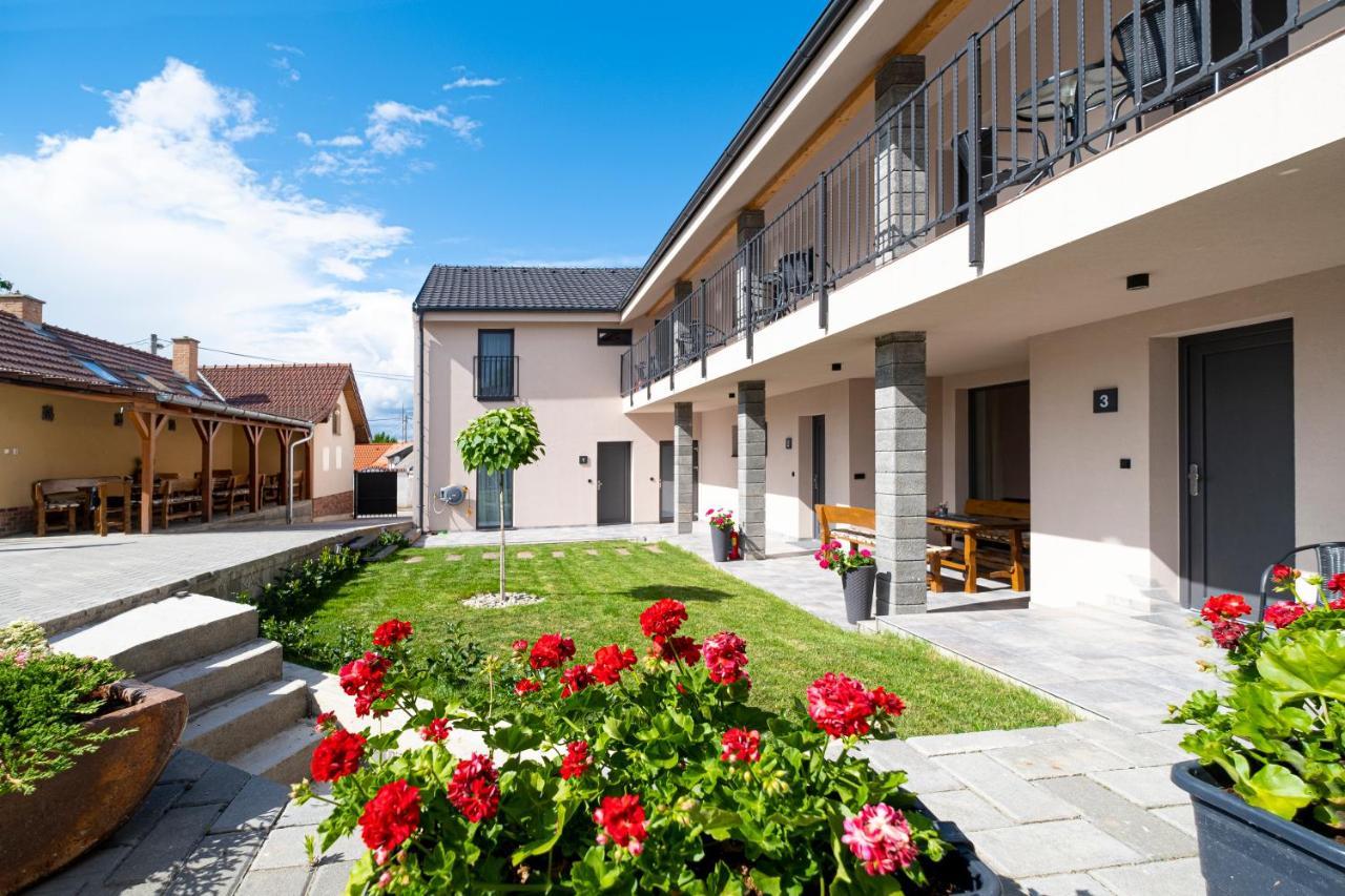 Vinarstvi Herufek — hotel in Zajeci