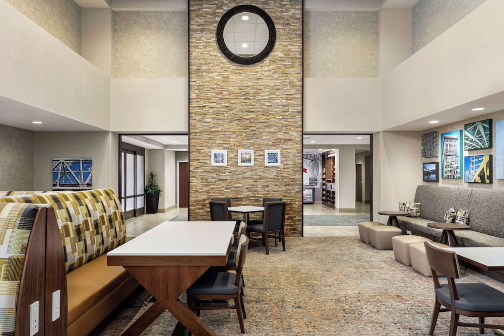 Hampton Inn & Suites Pittsburgh Waterfront West Homestead - photo 2