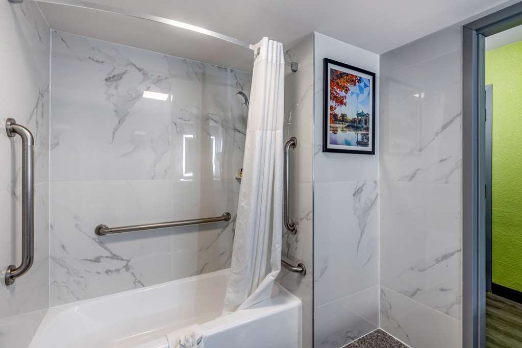 Best Western Plus St. Louis West Westport - photo 32
