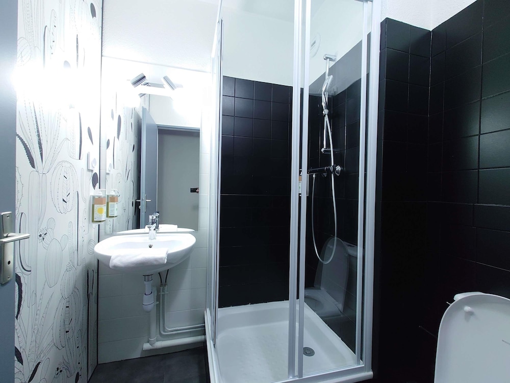 greet hotel Grenoble Centre Gare in Grenoble, France