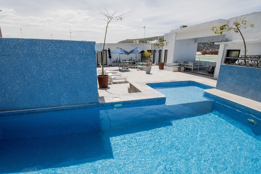 Rooftop pool