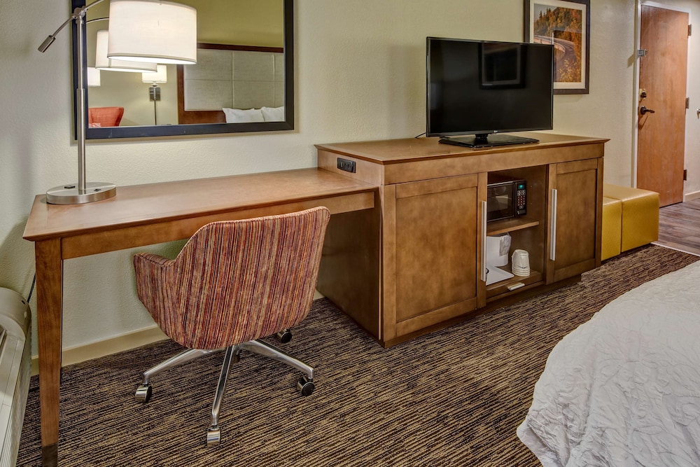 Hampton Inn by Hilton Concord Kannapolis - photo 9