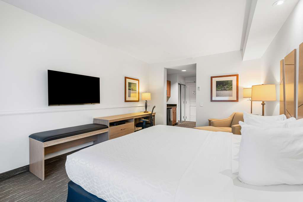 Best Western Plus Westgate Inn & Suites - photo 19