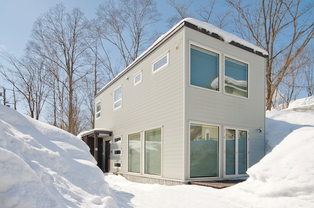 Yamabiko - carbon neutral hotel in Unknown City