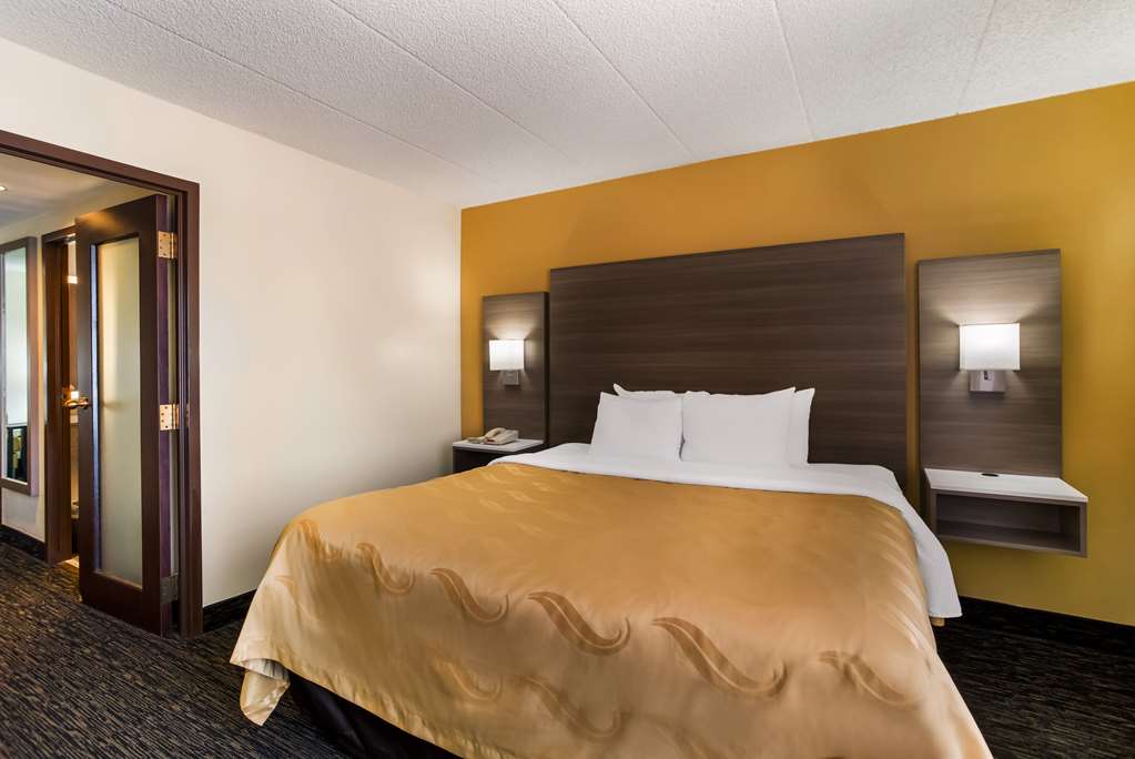 Quality Suites Milwaukee Airport in Milwaukee, United States